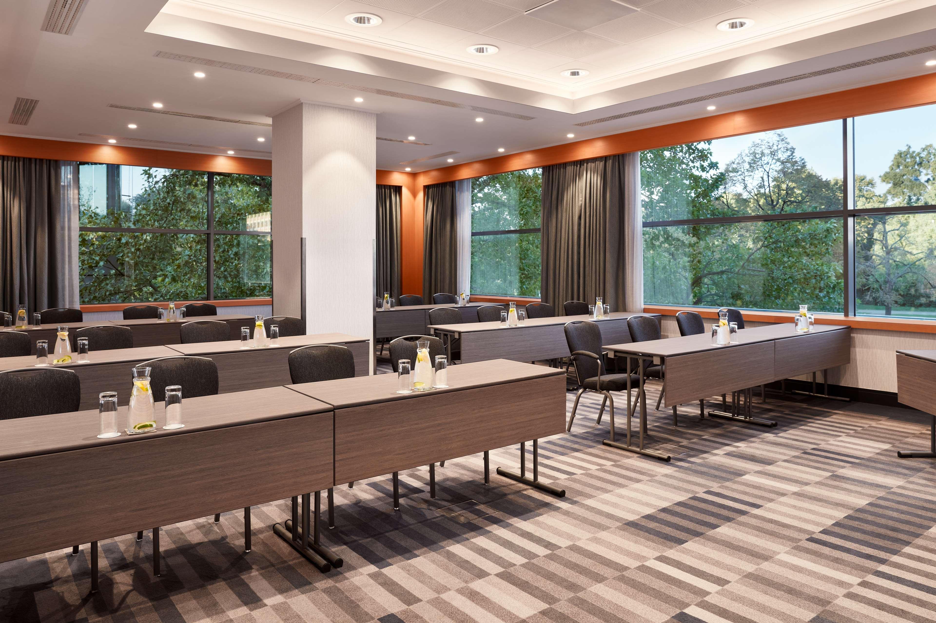 Hilton Park Hotel 5*